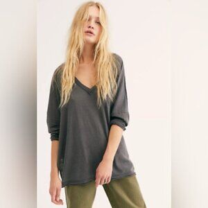 We The Free “on my mind” grey distressed batwing long sleeve oversized shirt XS